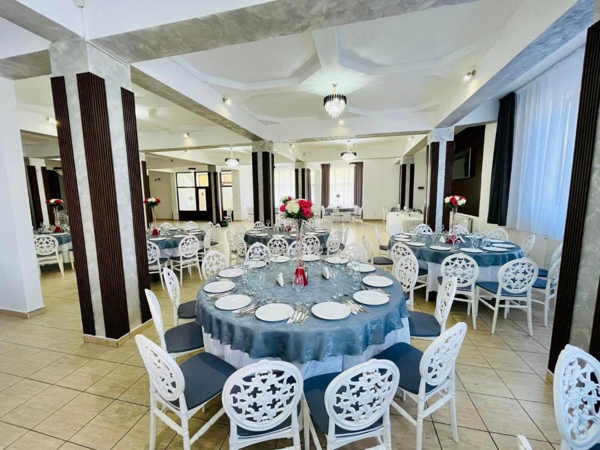 Hotel Tata Si Fii Bechet Zewnętrze zdjęcie