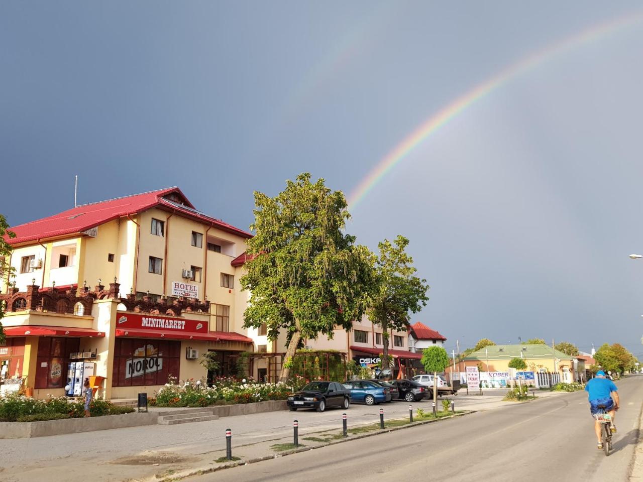 Hotel Tata Si Fii Bechet Zewnętrze zdjęcie